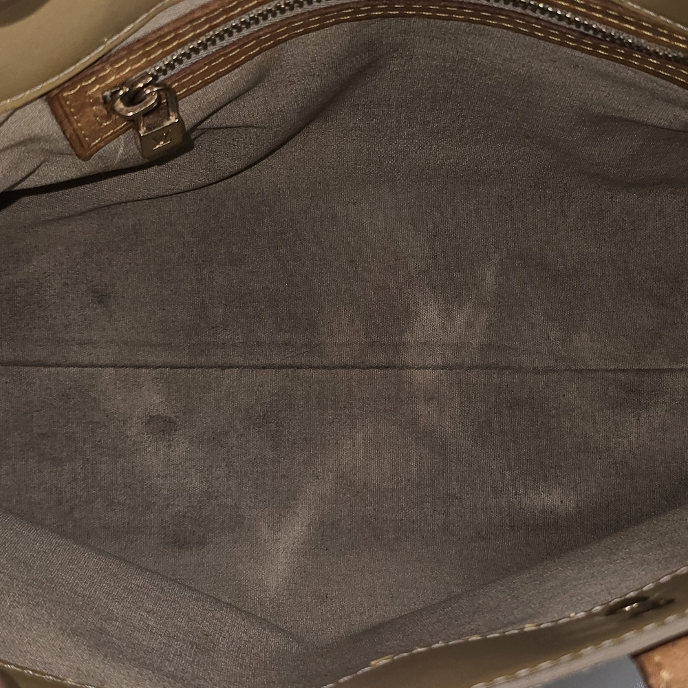 Louis Vuitton Monogram Vernis Handbag - Picture 13 of 16